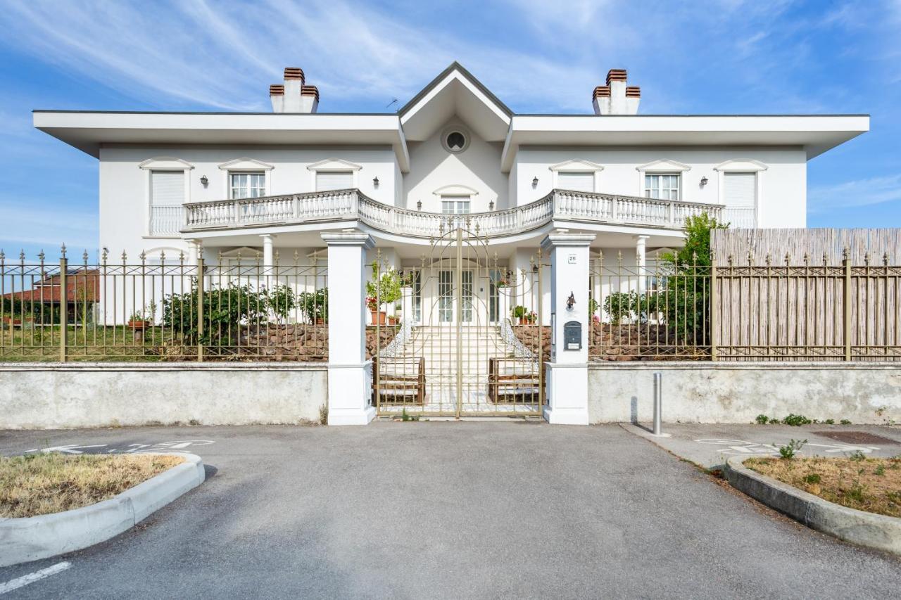 White House Apartment Lainate Exterior photo