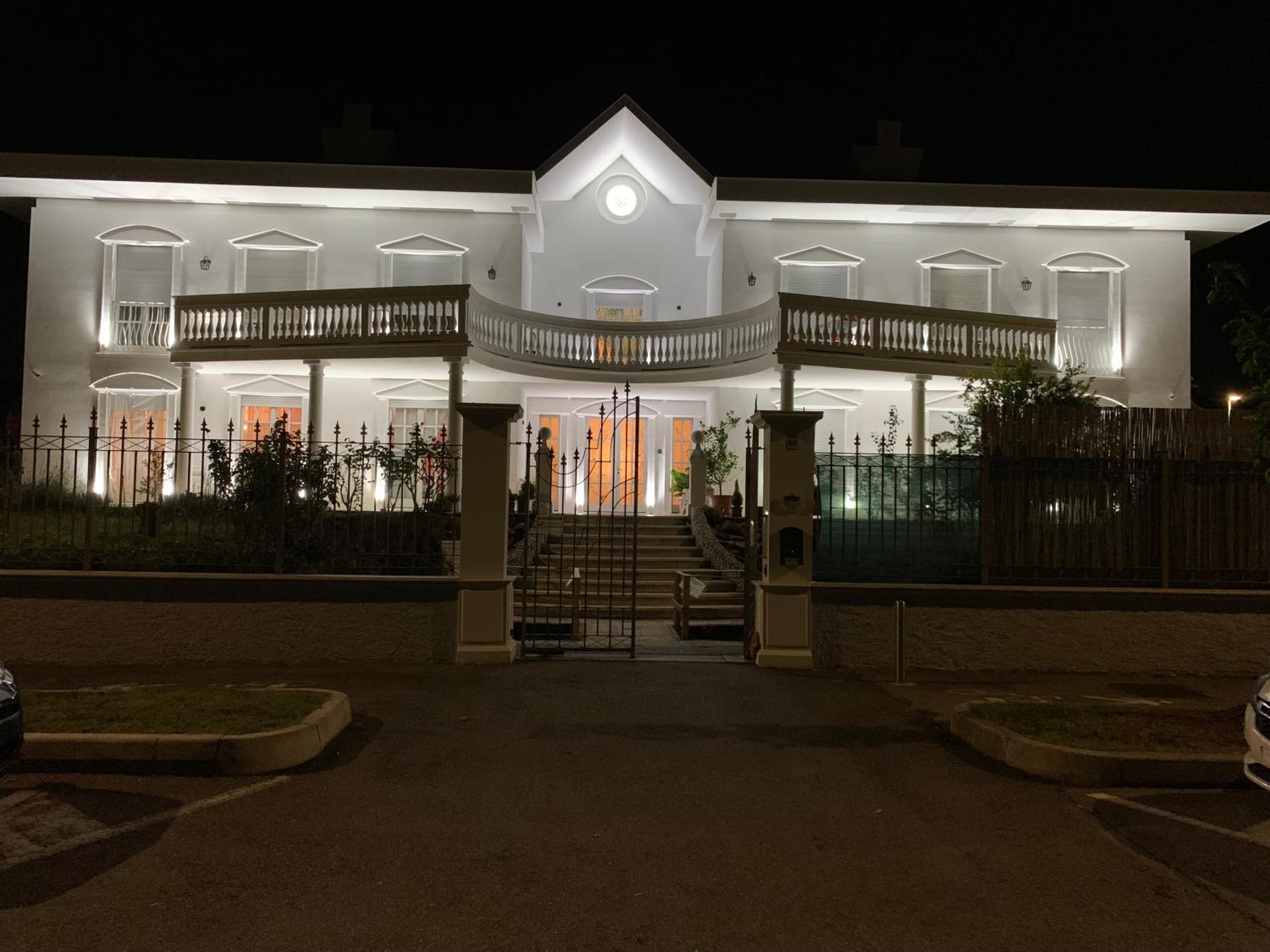 White House Apartment Lainate Exterior photo